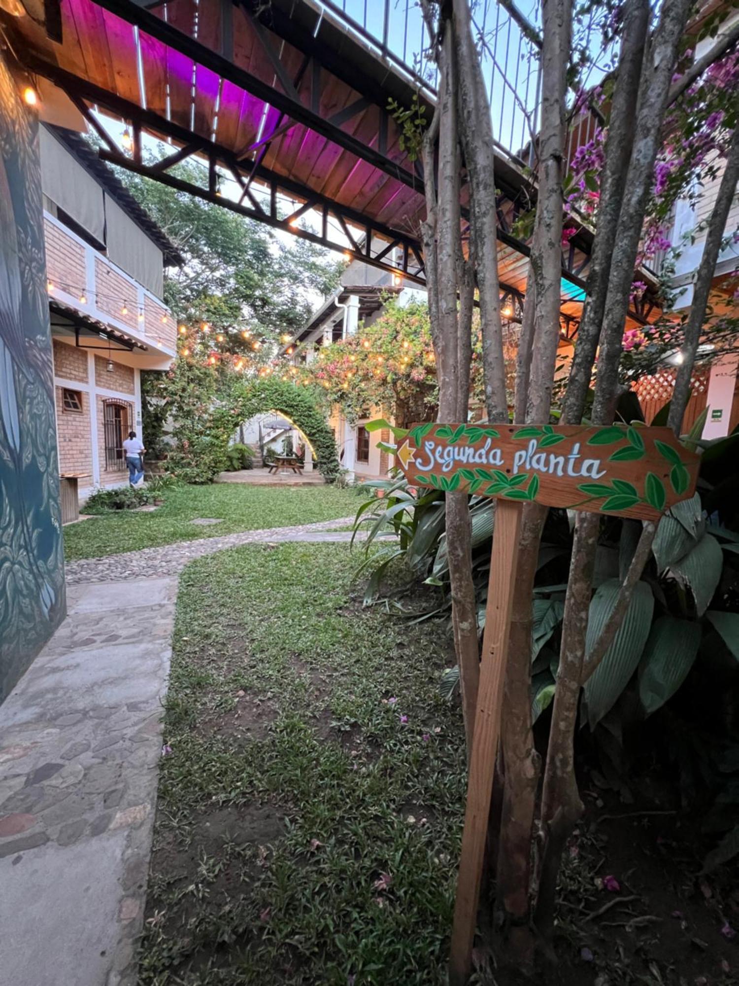 Jardin Cafe Hotel & Restaurant กราเซียส ภายนอก รูปภาพ