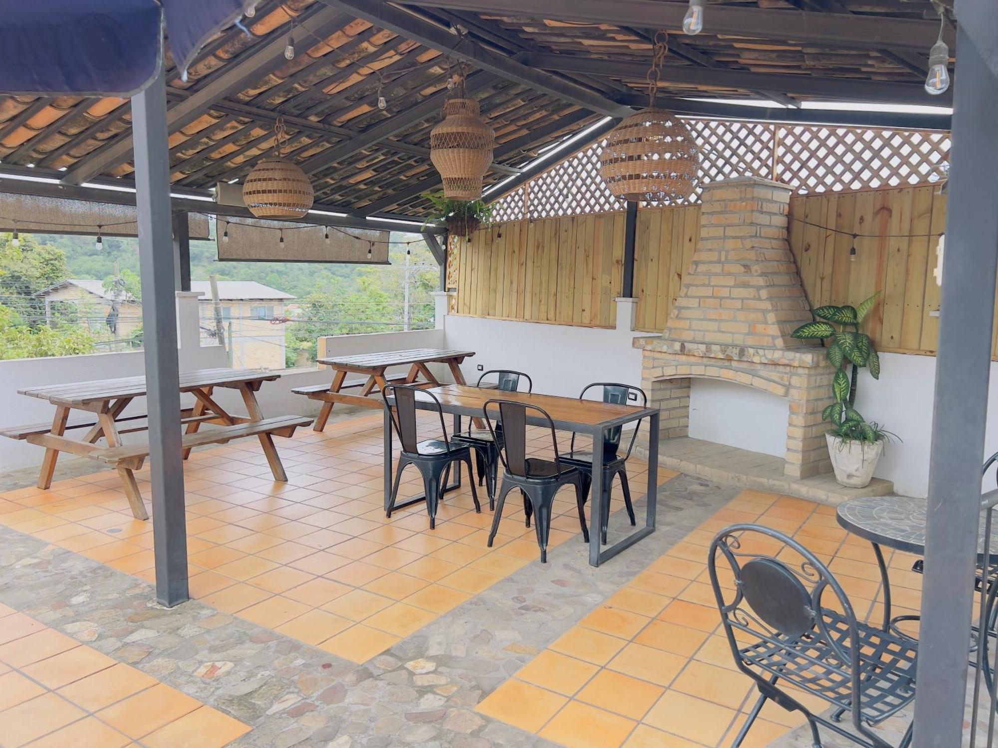 Jardin Cafe Hotel & Restaurant กราเซียส ภายนอก รูปภาพ