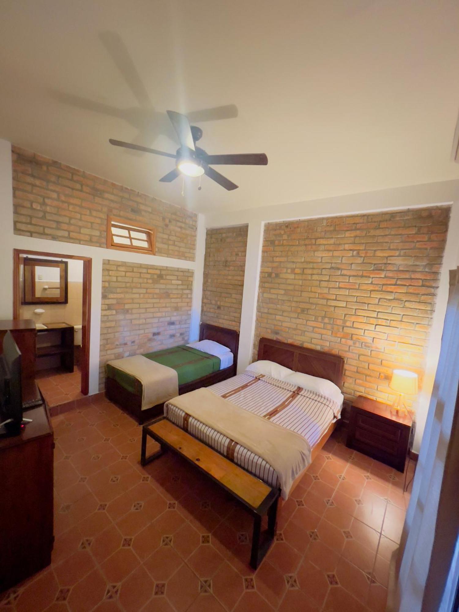 Jardin Cafe Hotel & Restaurant กราเซียส ภายนอก รูปภาพ