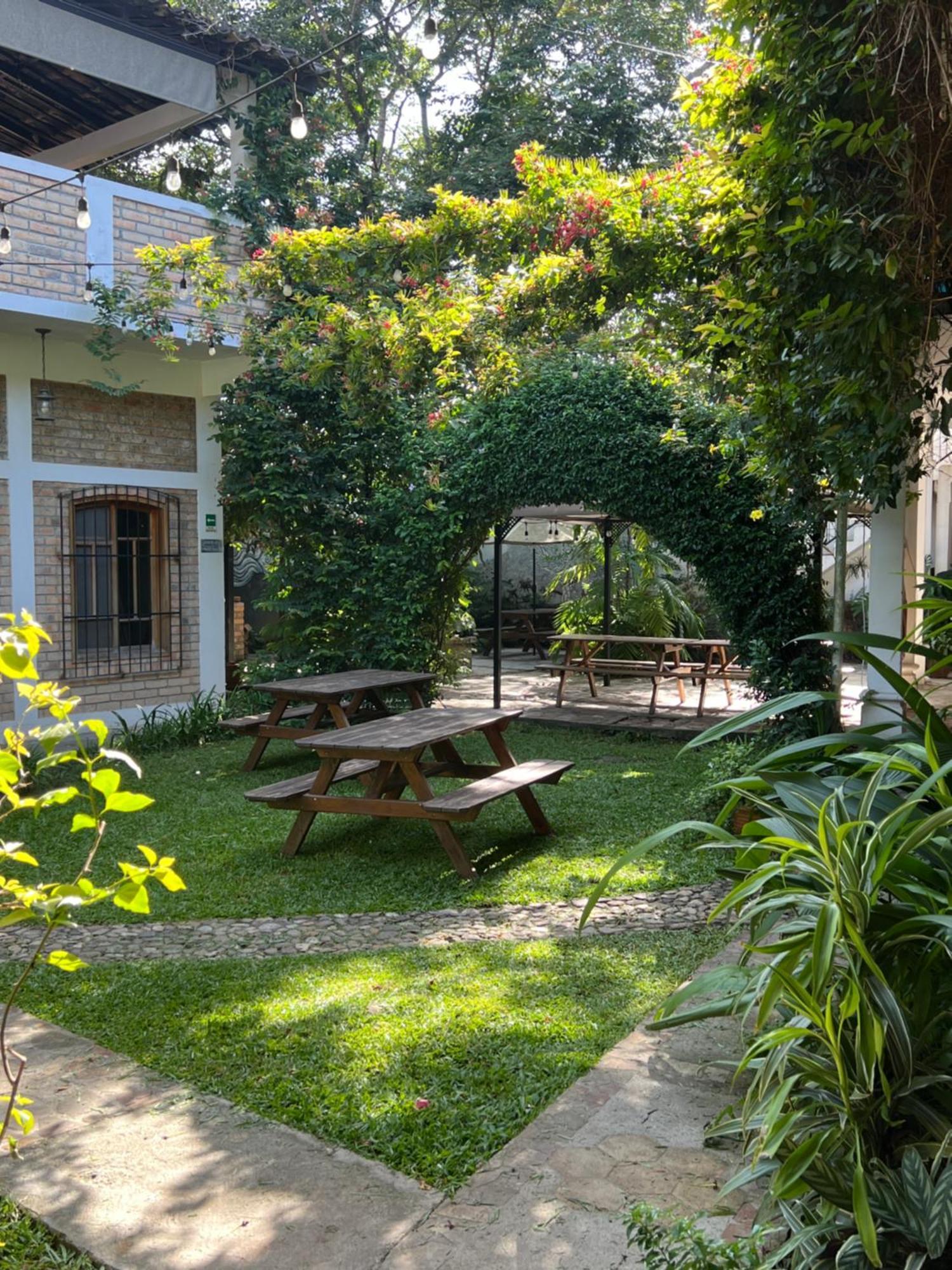 Jardin Cafe Hotel & Restaurant กราเซียส ภายนอก รูปภาพ